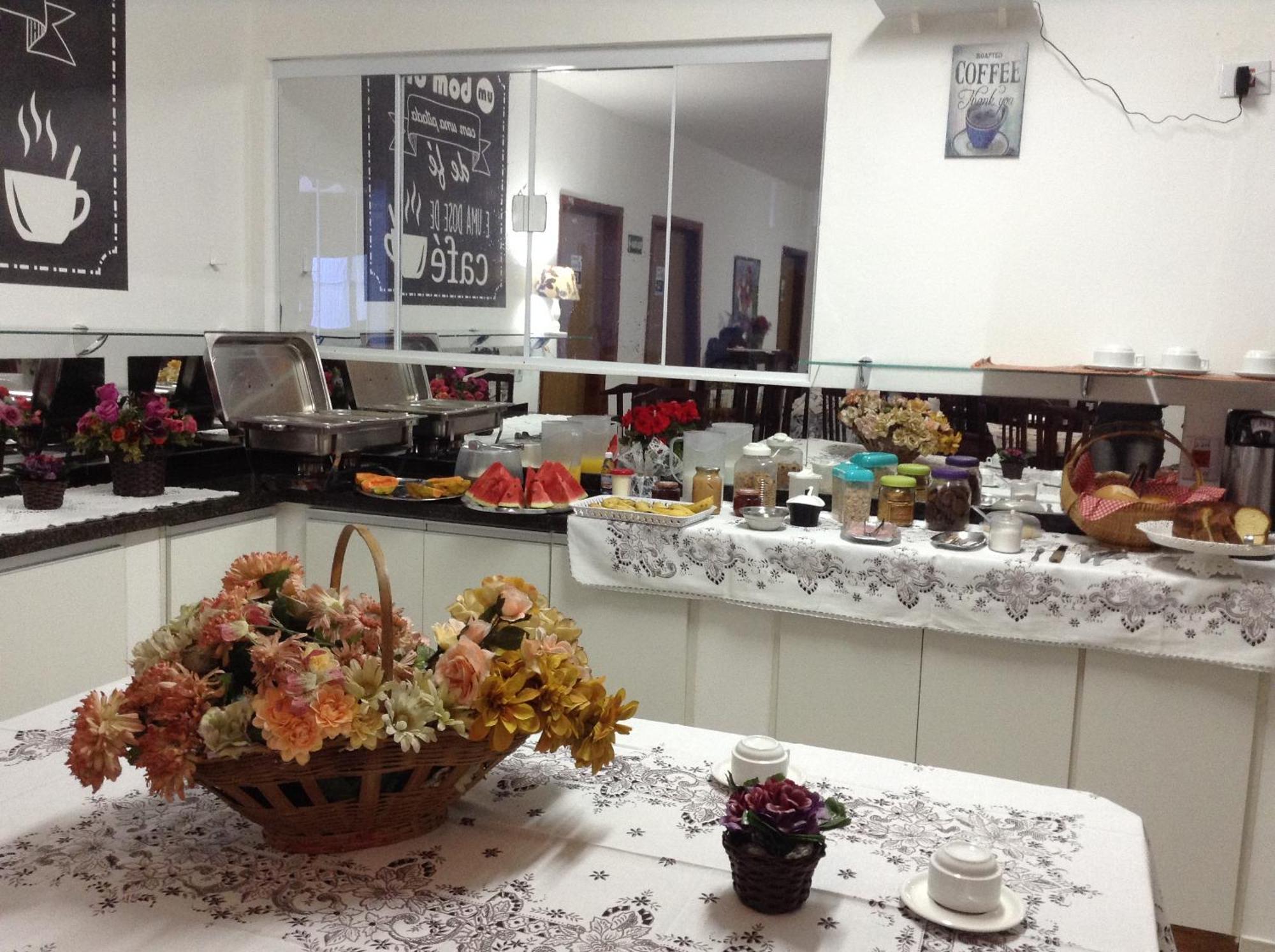 Espaco Alvorada ,Agendamento Das Atividades, Cafe Da Manha ,Banheira E Piscina No Centro Бротас Екстериор снимка